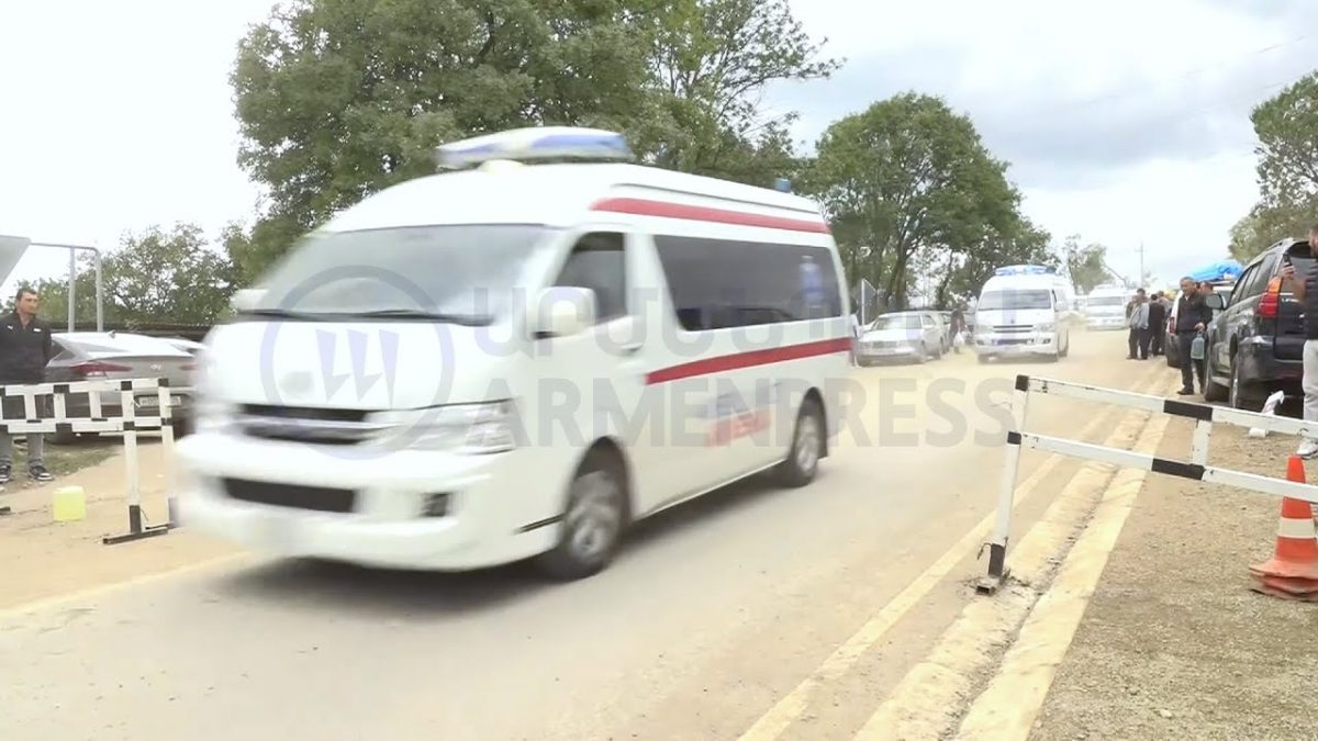 Для перевозки людей, пострадавших в результате взрыва в Нагорном Карабахе, из Ар…