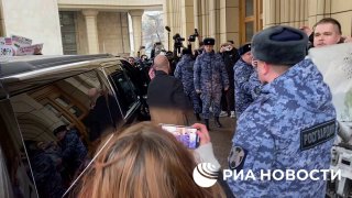 Новый американский посол Линн Трейси впервые приехала в МИД России, ее встретили…