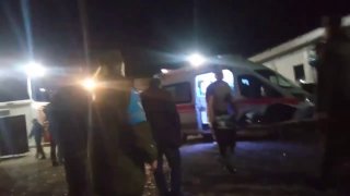 На этих кадрах погрузка женщины на въезде в Арцах. Везут в больницу Степанакерта…