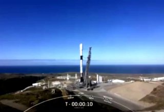 Falcon 9 компании SpaceX запустил на орбиту спутник «Хаясат-1» (Hayasat-1) — пер…