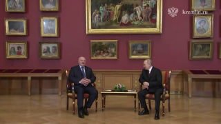 На полях неформального саммита СНГ Владимир Путин и Президент Белоруссии Алексан…