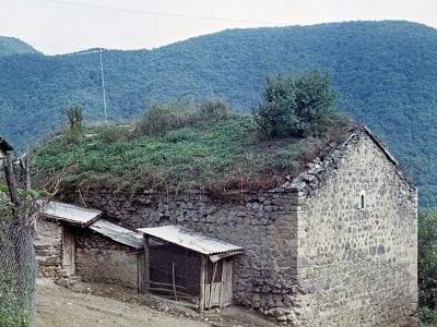 Caucasus Heritage Watch: Азербайджан разрушил армянскую церковь в Гадрутском рай…