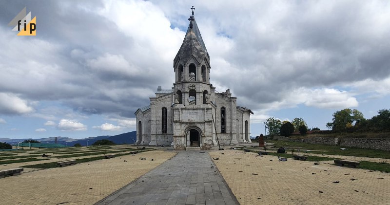 Ղազանչեցոց եկեղեցու դարպասների հրեշտակների քանդակներն ավերվել էին դեռ հոկտեմբերի…